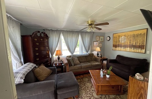 Roanoke Casa | Cozy and spacious main level apartment in a multi-unit home