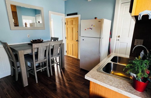 Pawtucket Apartamento | Cozy and spacious two-bedroom apartment