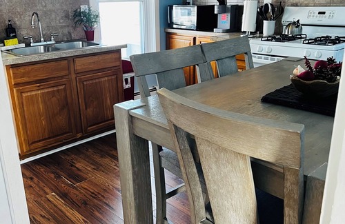 Pawtucket Apartamento | Cozy and spacious two-bedroom apartment
