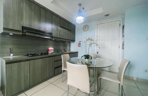 Menteng Apartamento | Cozy and Stategic 1 at cikditiro 2BR pool,gym,wifi By LS