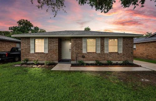 El Lago Casa | Cozy and Stylish 3-Bedroom Sanctuary
