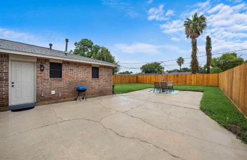 El Lago Casa | Cozy and Stylish 3-Bedroom Sanctuary