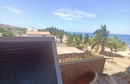 Los Pinos Casa | Acogedor y con espectacular vista al mar!