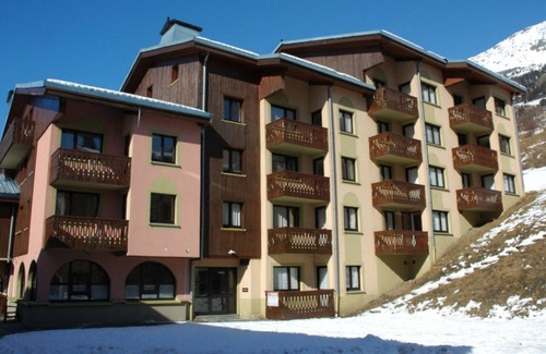 Val Cenis Apartamento | Apartamento para 7 en Val Cenis Lanslebourg, a 300m de pistas con balcón y garaje