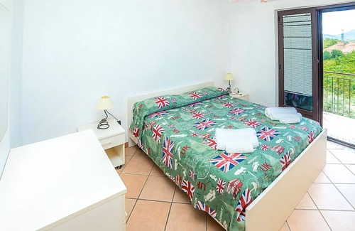 Policastro Bussentino Apartamento | Alojamiento de 2 habitaciones en Policastro Bussentino