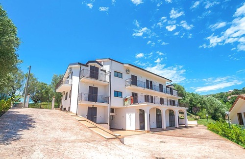 Policastro Bussentino Apartamento | Alojamiento de 2 habitaciones en Policastro Bussentino