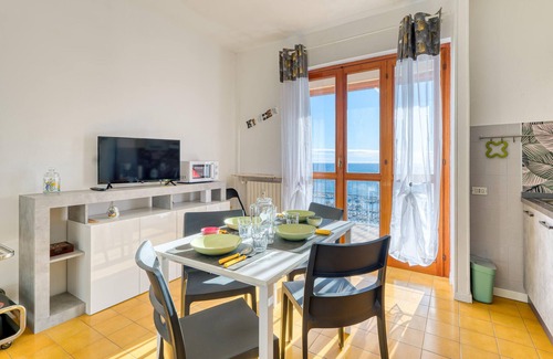 Santo Stefano al Mare Apartamento | Acogedor apartamento en Santo Stefano.