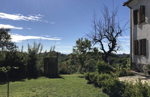 Montegrosso dʼAsti Casa | Cozy Apartment in a Country House