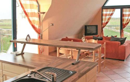 Borgerende Apartamento | Cozy Apartment In Börgerende-Rethwisch