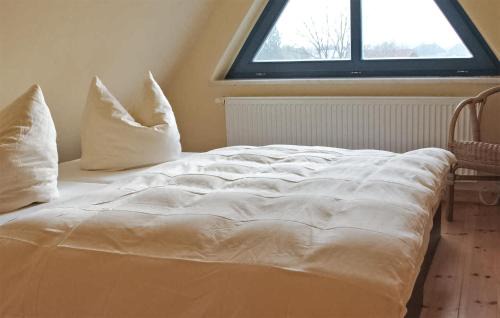 Borgerende Apartamento | Cozy Apartment In Börgerende-Rethwisch