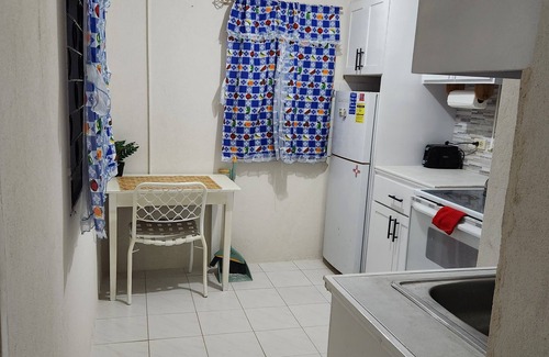 West Coast Apartamento | Cozy Apartment 1 minute away from Dover Beach & St.Lawrence Gap!