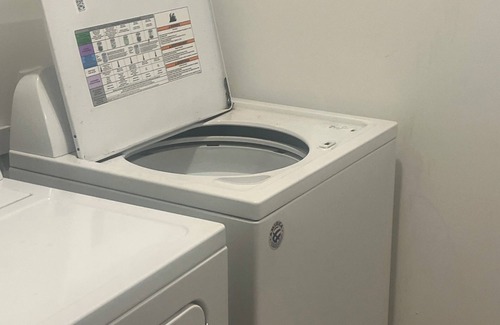Lebanon Apartamento | Cozy Apartment 2bd 2ba with balcony. Washer and dryer included. Full kitchen.