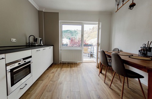Bad Bertrich Casa | Cozy apartment a minute's walk from the Vulkaneifel Therme.