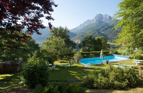 Telfes im Stubai Apartamento | Acogedor apartamento para 4 personas, piscina, jardín, teleféricos gratuitos.
