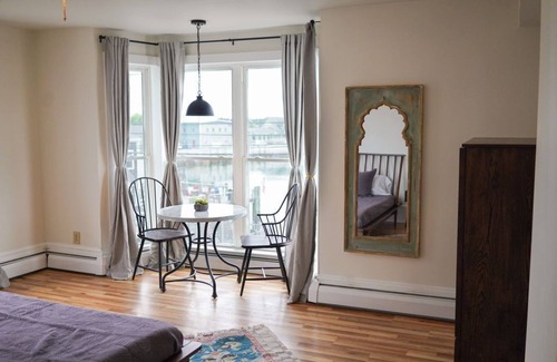 Stonington Apartamento | Cozy Apartment. Family Size!
