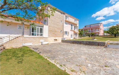 Sveti Filip i Jakov Apartamento | Cozy Apartment In Sveti Filip I Jakov