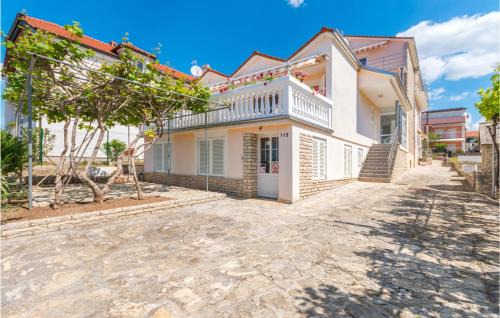 Sveti Filip i Jakov Apartamento | Cozy Apartment In Sveti Filip I Jakov
