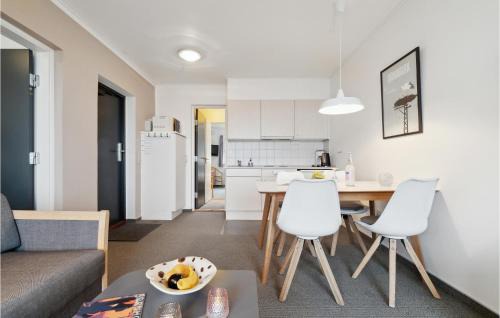 Sandvig Apartamento | Cozy Apartment In Allinge With Kitchen