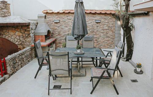 Ribarica Apartamento | Cozy Apartment In Cesarica With Kitchen