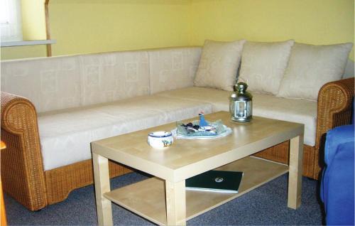 Hohwacht Apartamento | Cozy Apartment In Hohwacht With Kitchen