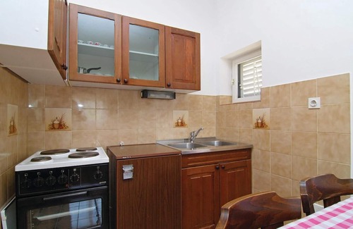 Jadrtovac Apartamento | Acogedor apartamento en Jadrtovac con.