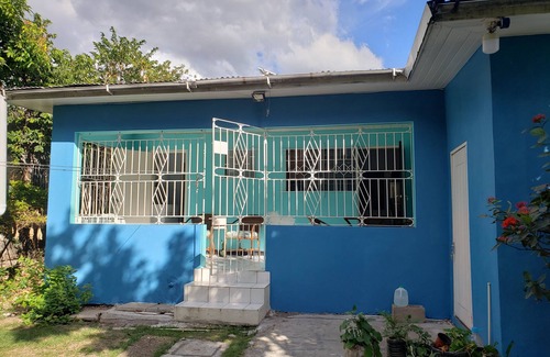 Molynes Gardens Apartamento | Cozy Apartment in Kingston, 10 mins to Business District