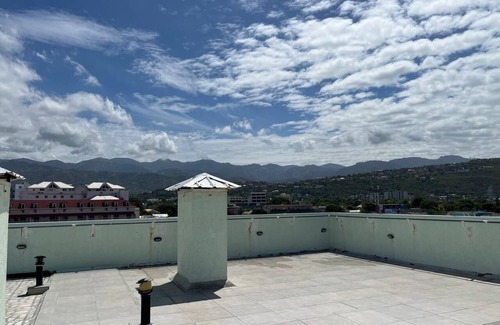 Eden Gardens Apartamento | Cozy apartment in lovely Kingston 5 with WiFi, AC