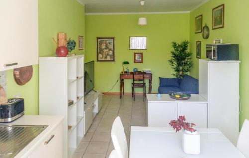 Vicopelago Apartamento | Cozy Apartment In Lucca With Kitchen