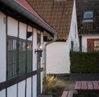 Svaneke Apartamento | Cozy Apartment In Old Farm