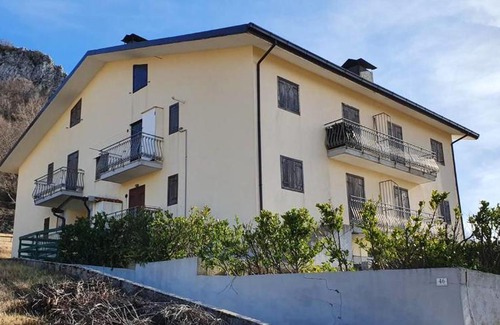 Valle del Sole Apartamento | Cozy apartment in Pizzoferrato 55 m² with mountain view