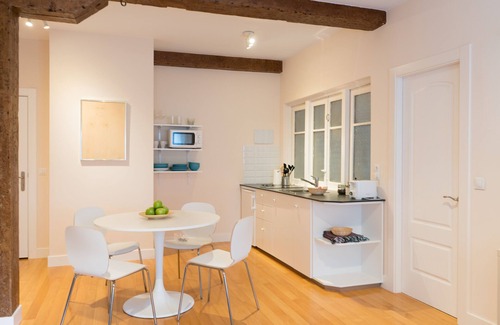 Escobedo Apartamento | Acogedor apartamento en pleno centro de Santander, renovado y con ascensor.