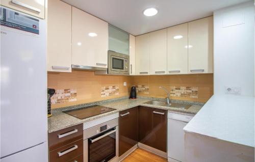 Torrevieja Apartamento | Cozy Apartment In Torrevieja With Wifi