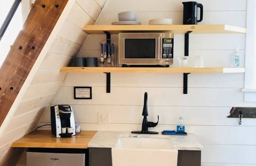 Morristown Apartamento | Cozy Apartment in VT Schoolhouse, Close to Stowe!