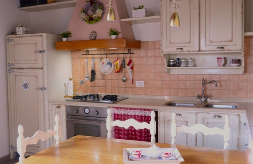 Badia a Settimo Apartamento | Cozy apartment in the green, 20min. from Florence with private parking spaces
