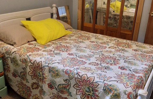 Shawanese Apartamento | Cozy apartment located 1/2 mile from Harvey's Lake. Beach membership included