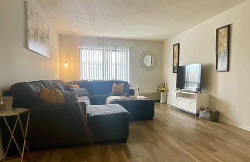 Lombard Apartamento | Cozy Apartment Mins from OakBrook mall, restaurants and attractions.