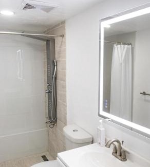 Bearss Plaza Casa | Cozy apartment near Busch Gardens Adventure Island and USF