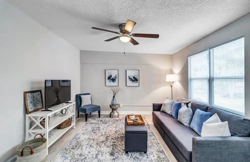 Oak Haven Apartamento | Cozy Apartment on Shaded Street!