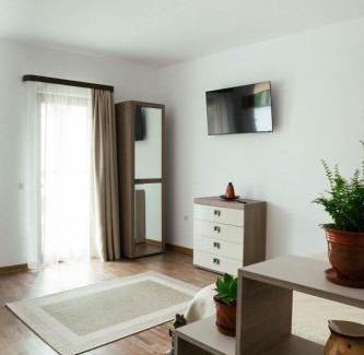 Pasareni Apartamento | Cozy apartment on the picturesque Niraj Valley