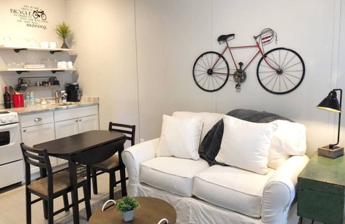 Downtown Dunedin Apartamento | Cozy Apartment Overlooking Downtown Dunedin