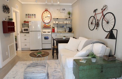 Downtown Dunedin Apartamento | Cozy Apartment Overlooking Downtown Dunedin