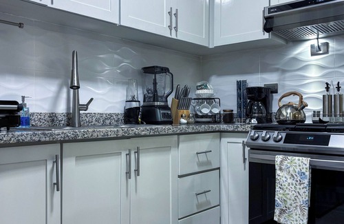 Pantoja Apartamento | Cozy Apartment, Pool & Gym near the US Embassy