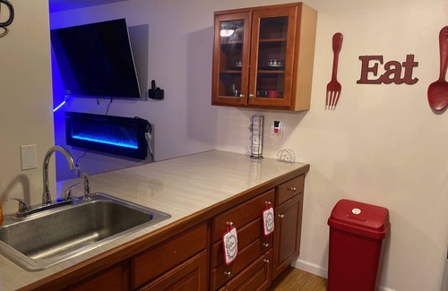 Mount Auburn Apartamento | Cozy apartment steps from Christ Hospital, UC and minutes to downtown!