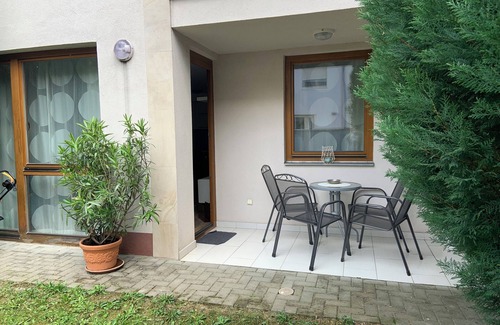 Pecs Apartamento | Cozy apartment with 1 bedroom and AC, WiFi in welcoming Pécs