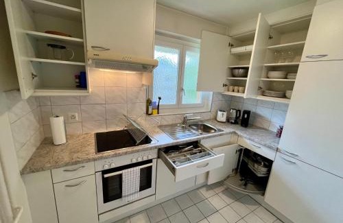 Albisrieden Apartamento | Cozy Apartment with Balcony in Zürich