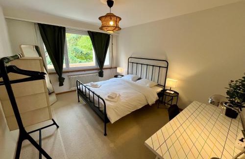 Albisrieden Apartamento | Cozy Apartment with Balcony in Zürich