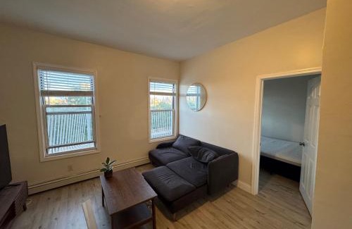 The Heights Casa | Cozy apartment with city skyline. Easy commute midtown Manhattan.