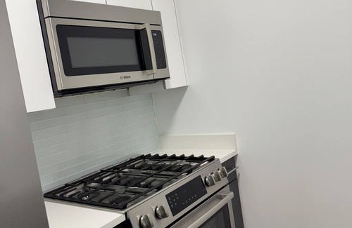 Hunters Point Apartamento | Cozy apartment with, East River Views & NYC Skyline! In a luxurious neighborhood