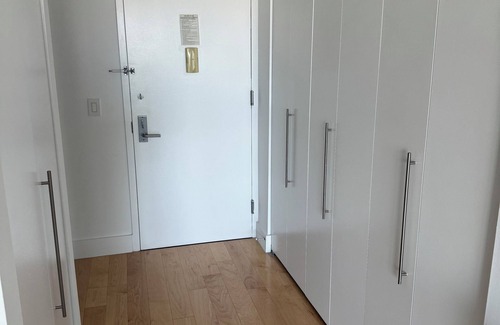 Hunters Point Apartamento | Cozy apartment with, East River Views & NYC Skyline! In a luxurious neighborhood