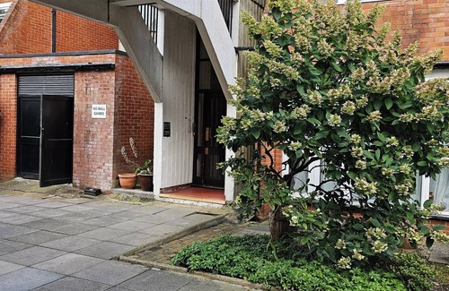 North Finchley Apartamento | Cozy Apartment with King Bed